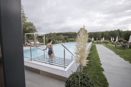 Naturheilpraxis & Yogaschule am Hengstbach - Bildungsurlaub Yoga, Atem & Meditation im 4*Wellnesshotel / Westerwald