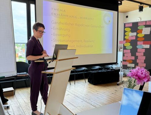 upskill'd - Bildungsurlaub “Mit dir geht’s up!” Dein ganzheitlicher Allrounder für Ernährung, Stressmanagement/Resilienz und Bewegung (Yoga) im Mainzer Zollhafen