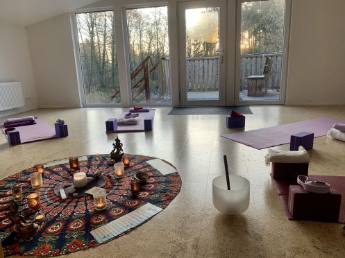Andrea Wirth - Yoga & Resilienz - Bildungsurlaub “Im Moment sein” – Stressmanagement und Burnout-Prävention durch Yoga und Achtsamkeit