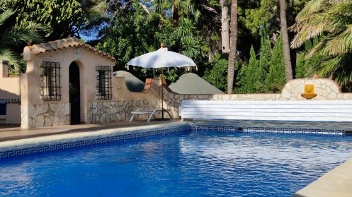 Daniela Koll, Sanftes Yoga & Entspannung - Bildungsurlaub Yoga Gesundheitswoche & Bildungsurlaub in Denia, Spanien
