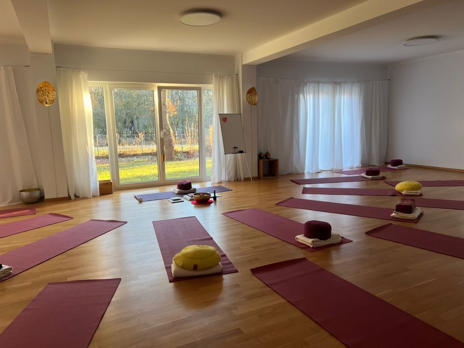 Daniela Koll, Sanftes Yoga & Entspannung - Bildungsurlaub Yoga & Ayurveda für mehr Resilienz und Gelassenheit in Beruf und Alltag