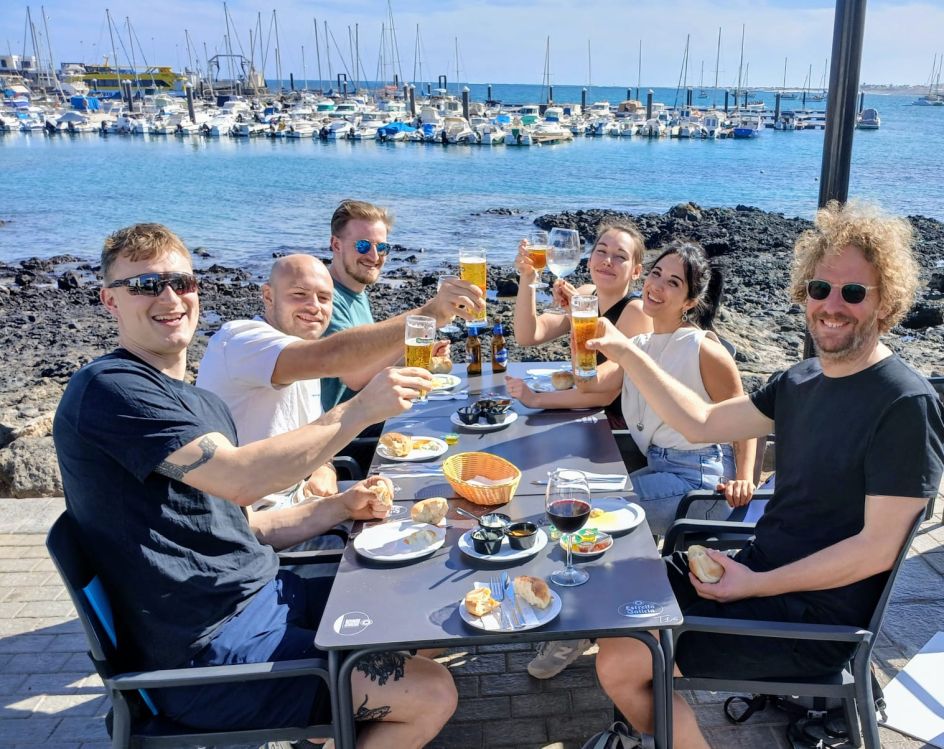 Habla_Eli - Bildungsurlaub Spanischkurs auf Fuerteventura (5 Tage). Niveau A1. Mit optionalen Aktivitäten: Surfen, Wing Foil, Kite Surf.