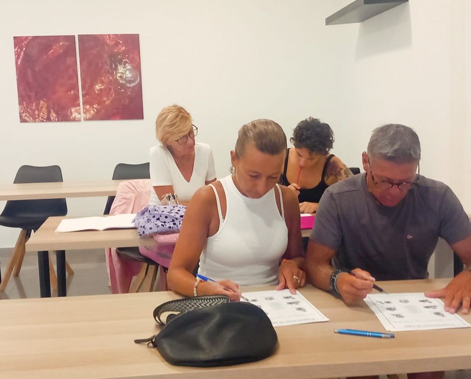 Habla_Eli - Bildungsurlaub Spanischkurs auf Fuerteventura (10 Tage). Niveau A1. Mit optionalen Aktivitäten: Surfen, Wing Foil, Kite Surf.