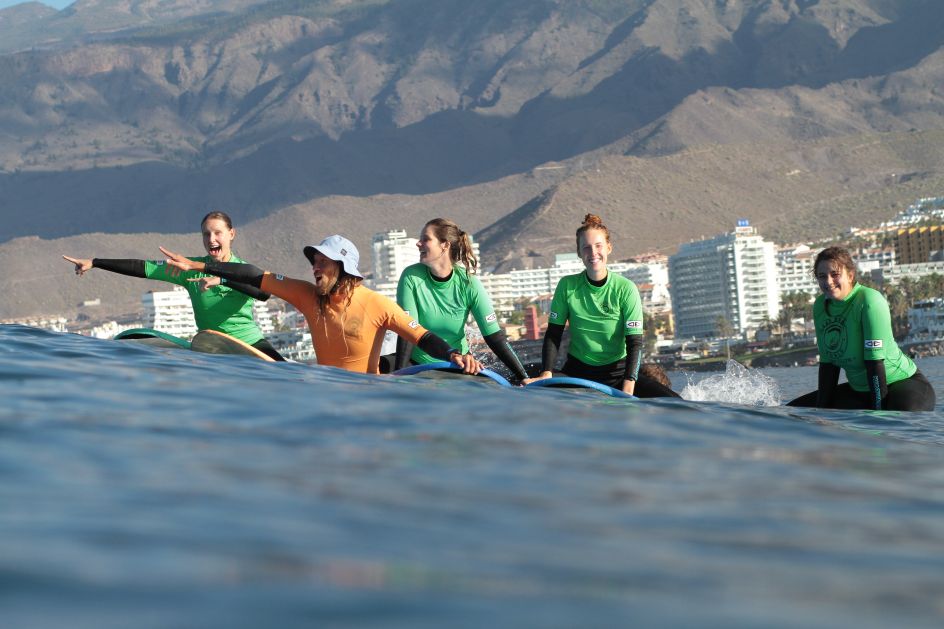 Ocean Fused Training S.L. - Bildungsurlaub Resilienz im Beruf stärken: Surfen und Yoga auf Teneriffa