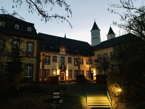 Akademie der Kulturen NRW - Bildungsurlaub Resilienztraining mit Yoga, Achtsamkeit & Meditation