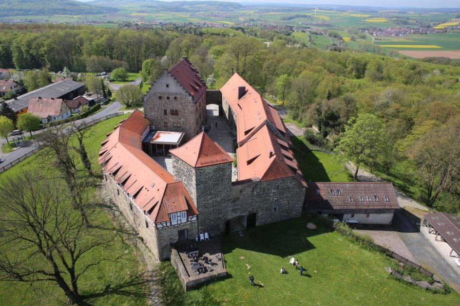 Hessische Heimvolkshochschule Burg Fürsteneck e.V. - Bildungsurlaub Gesellschaftlicher Wandel durch gelebte Demokratie