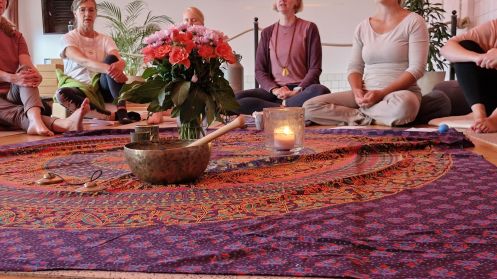 Sitaram Nordfriesland e.V. - Bildungsurlaub Bhakti Yoga – der Yoga der Hingabe – Stressresilienz, emotionale Regulierung und authentischer Selbstausdruck