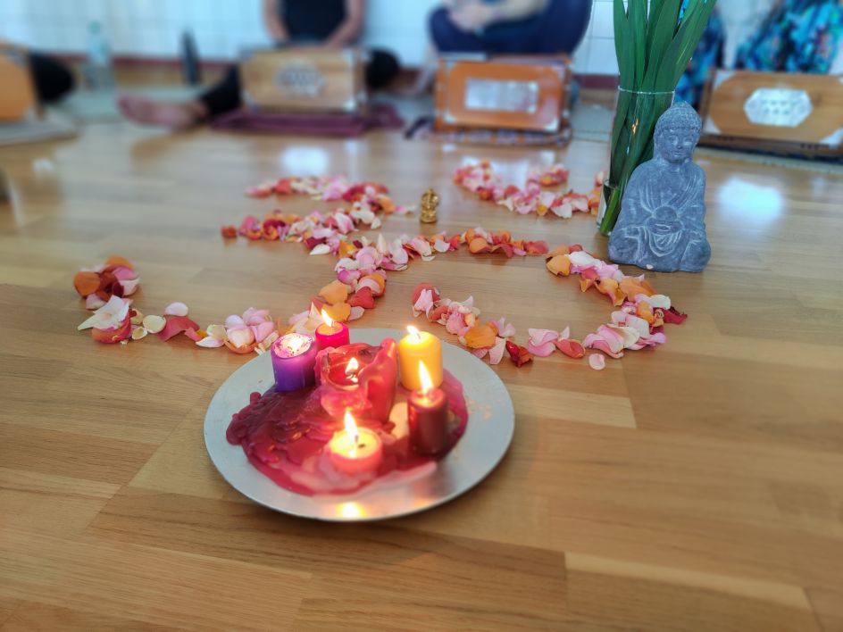 Sitaram Nordfriesland e.V. - Bildungsurlaub Bhakti Yoga – der Yoga der Hingabe – Stressresilienz, emotionale Regulierung und authentischer Selbstausdruck