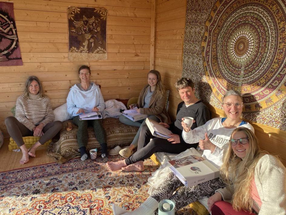 Sitaram Nordfriesland e.V. - Bildungsurlaub 200h Hatha/Vinyasa Yogalehrer*innen Ausbildung über 3 Monate