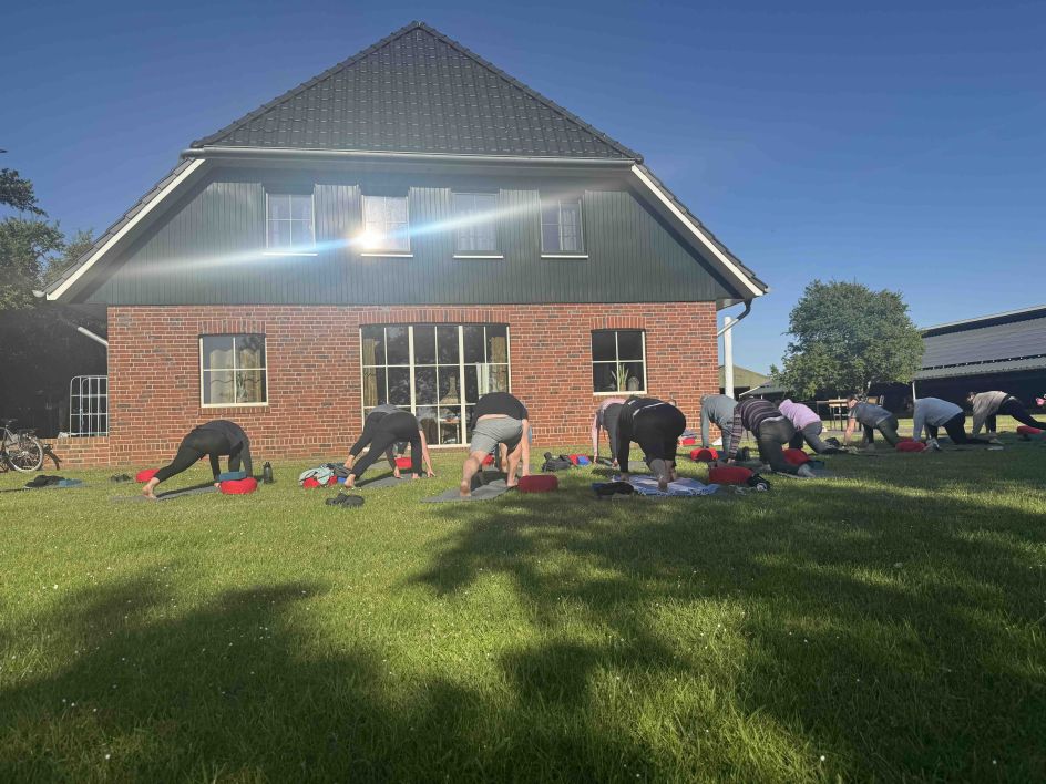 Schierlicht - Bildung + Urlaub + Inspiration - Bildungsurlaub Stressbewältigung auf Schiermonnikoog mit Schwerpunkt Yoga – 2704YOGA01